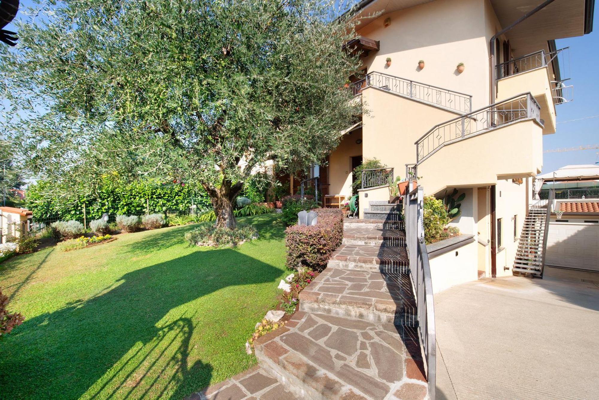 Willa Casa Elli Osio Sotto Zewnętrze zdjęcie