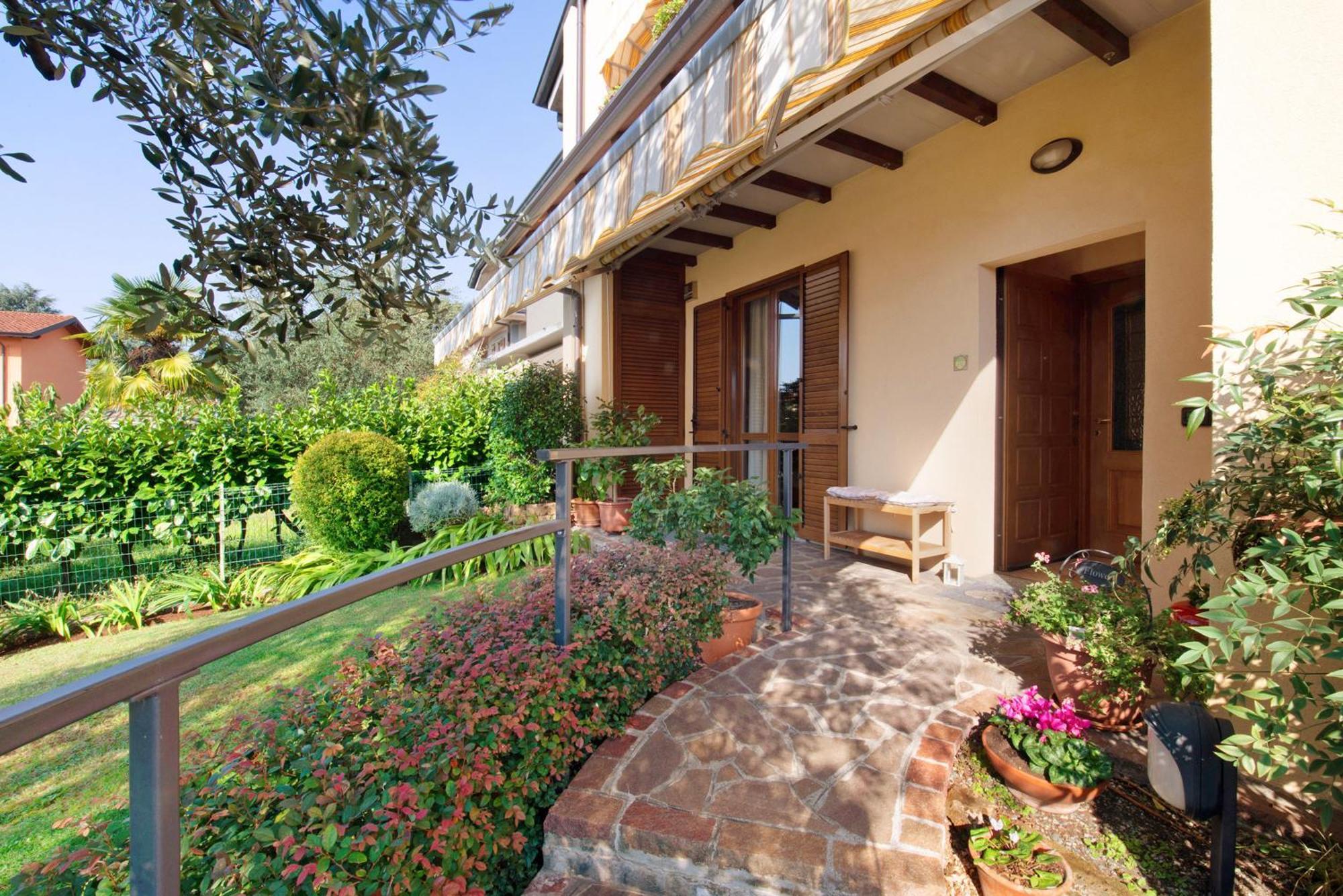 Willa Casa Elli Osio Sotto Zewnętrze zdjęcie