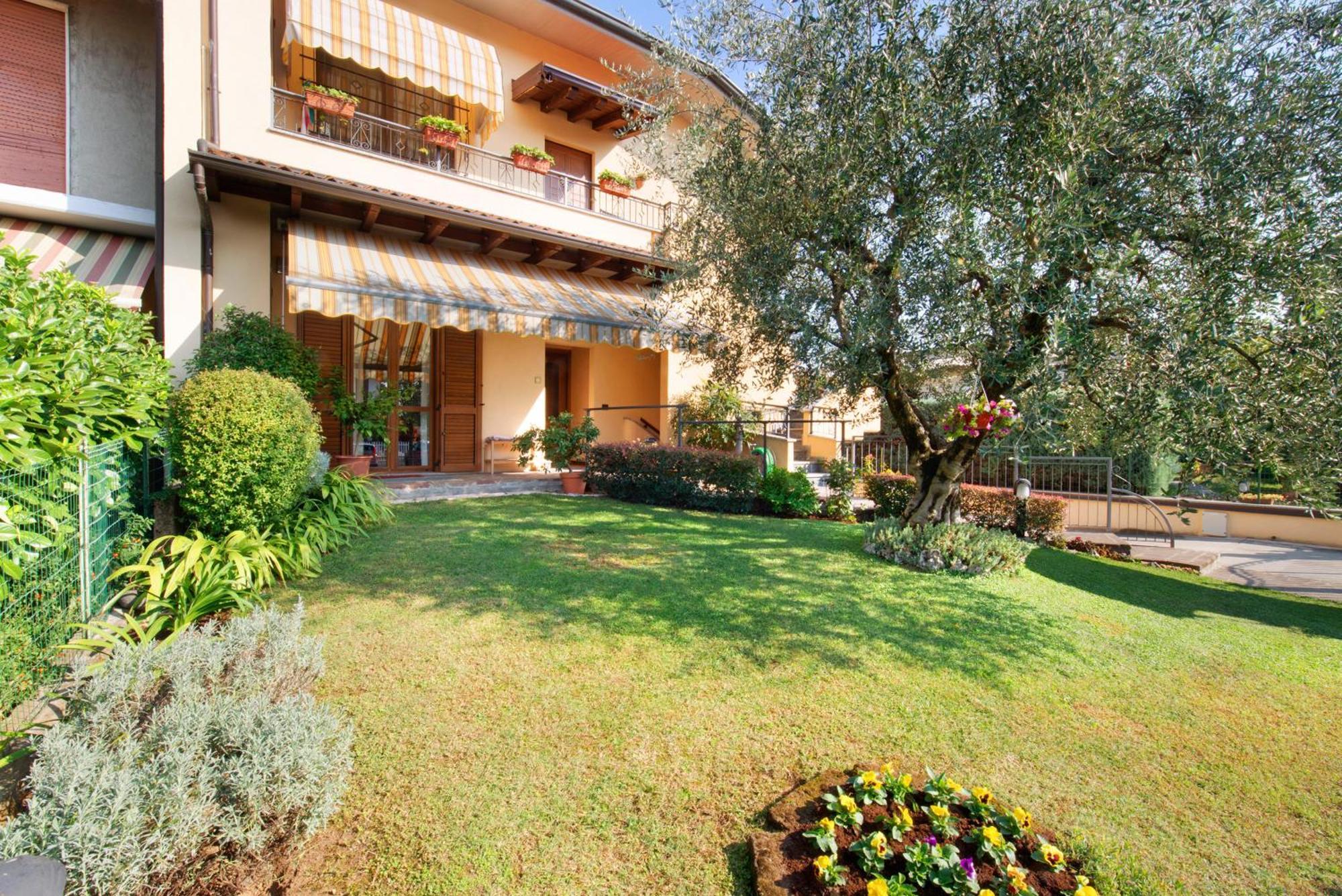 Willa Casa Elli Osio Sotto Zewnętrze zdjęcie